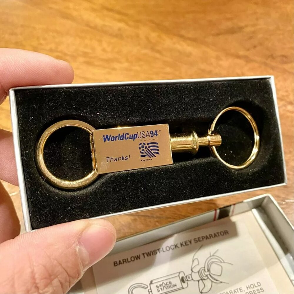 Vintage 1994 FIFA World Cup USA ‘94 Gold-Plated Barlow Twist-Lock Key Separator